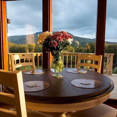 Prázdninový dům Lakeland 400 Year Old Bavarian With Private Hot Tub Pet Friendly Kinlough