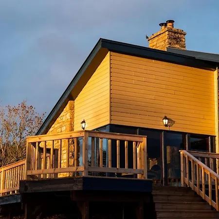 Lakeland 400 Year Old Bavarian With Private Hot Tub Pet Friendly Prázdninový dům Kinlough
