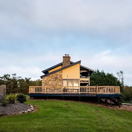 Lakeland 400 Year Old Bavarian With Private Hot Tub Pet Friendly Prázdninový dům Kinlough