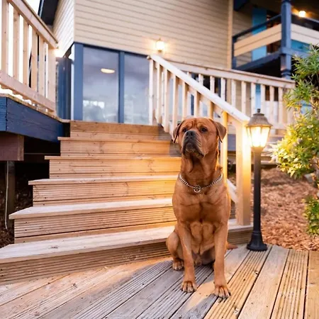 Σπίτι διακοπών Lakeland 400 Year Old Bavarian With Private Hot Tub Pet Friendly Kinlough