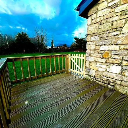 Prázdninový dům Lakeland 400 Year Old Bavarian With Private Hot Tub Pet Friendly Kinlough