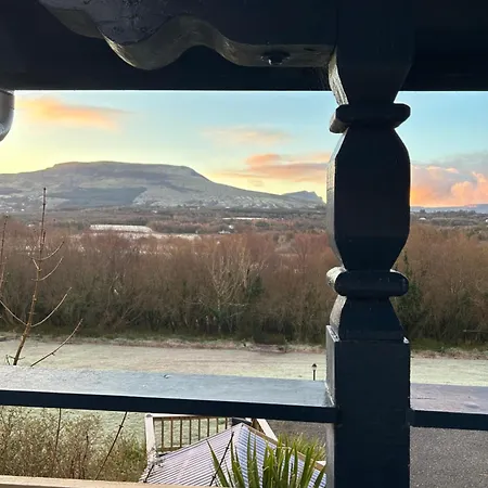 Lakeland - 400 Year Old Bavarian With A Private Outdoor Hot Tub