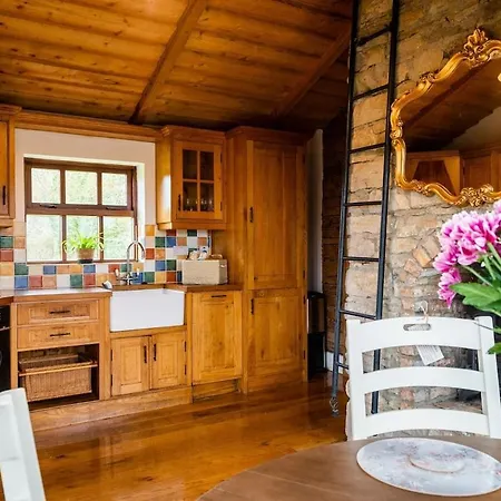 Hébergement de vacances Lakeland - 400 Year Old Bavarian With A Private Outdoor Hot Tub